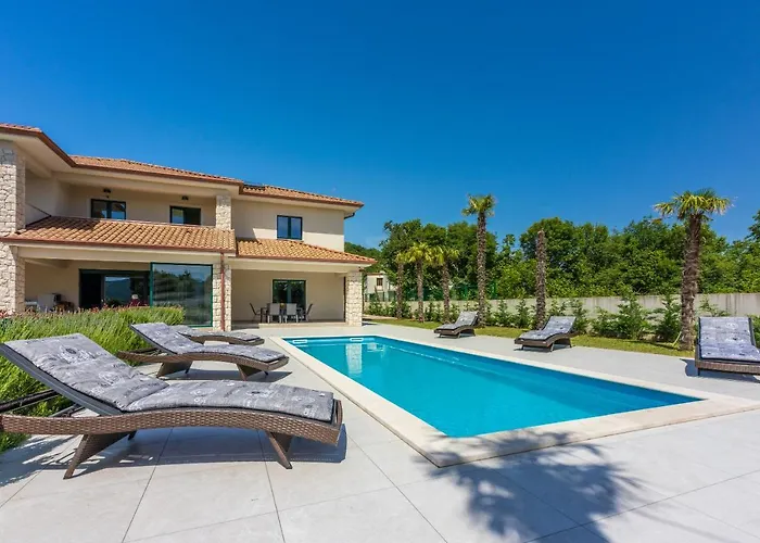Villa Palma With Heated Private Pool