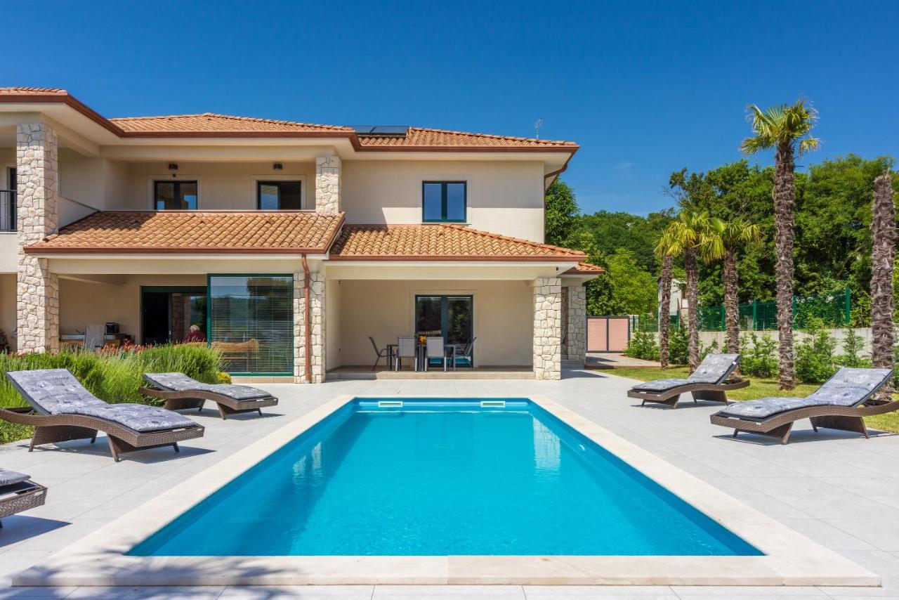 Holiday home Palma With Heated Private Pool Podhum